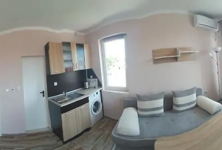 е-house 7 * Primorsko