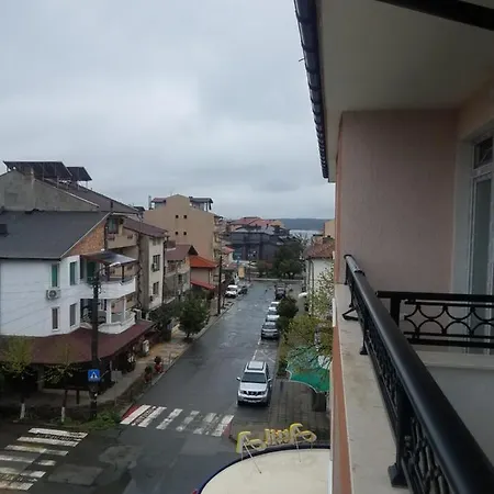 е-house 7 Apartment