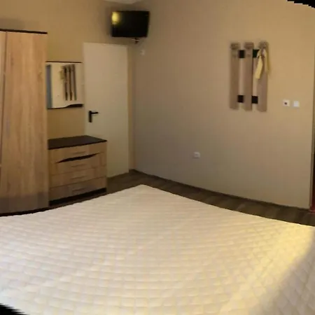 е-house 7 *